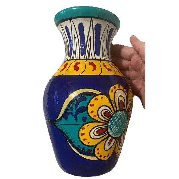 Latin Folk Art Pottery 8’ Terracotta Hand Painted Vase  8’ Vintage , flower - Picture 6 of 16